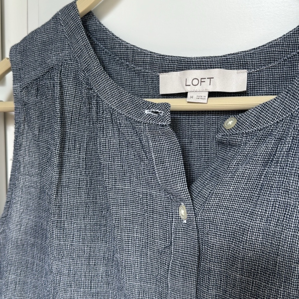 Loft Bright Blue Sleeveless Button Down Work Top - Chic & Professional - Picture 2 of 3